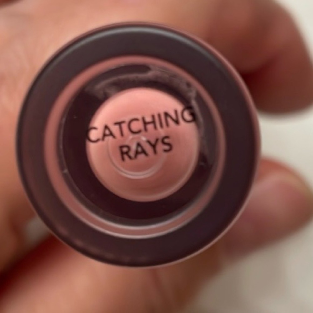 Full-On Plumping Lip Matte- Catching Rays - Picture 5 of 6